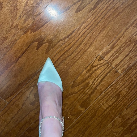 Badgley Mischka Tierra d'Orsay Pointed Toe Pump - Picture 5 of 11